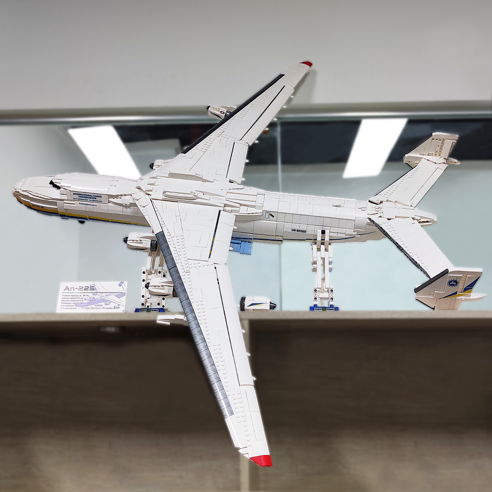 AN-225 Large Transport Aircraf - огляд і ціна Hand Plane Block